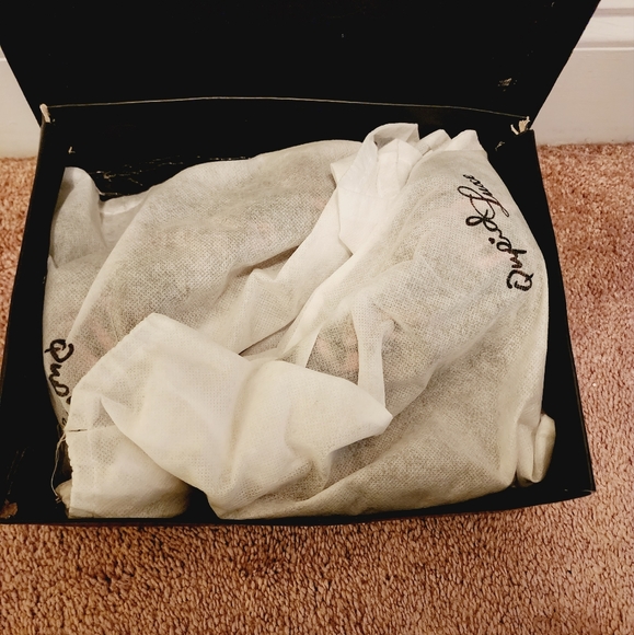 Shoes - Picture 3 of 10